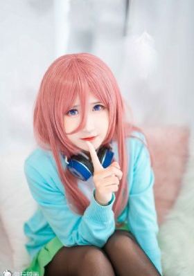 人妻秘书汗接吻中文版_1080P高清在线