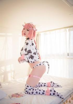 他含着我的奶头_4K超清在线观看