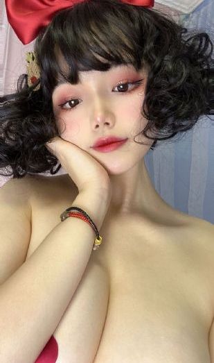 校花张开玉腿求我桶她_720高清完整版